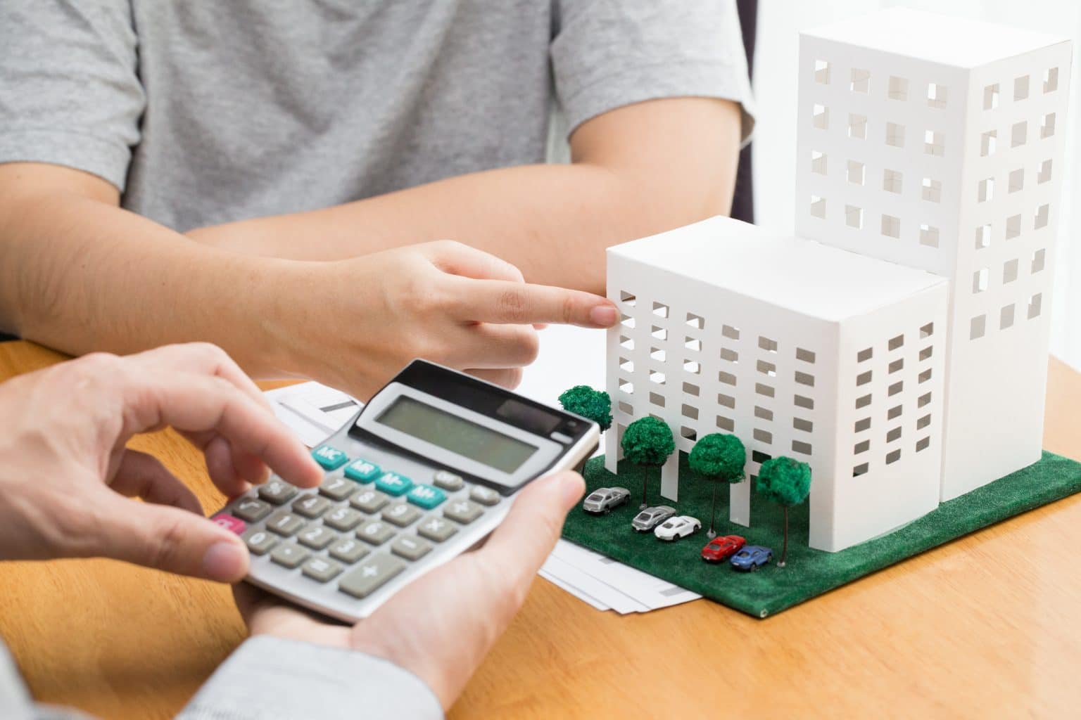Bank vs. In-house Financing: Which One is Better?