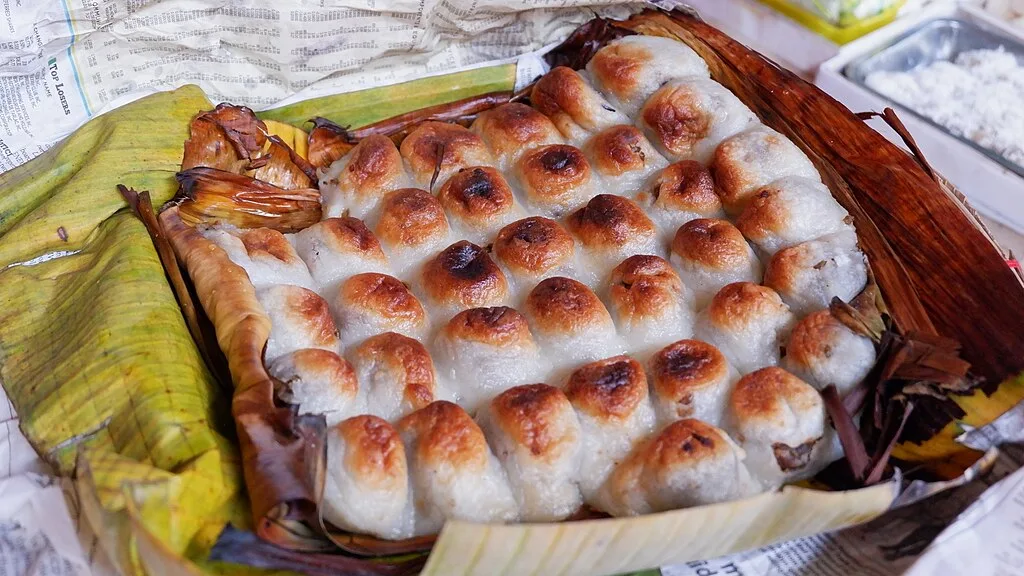Bibingkoy_in_Cavite_City_Public_Market.jpg