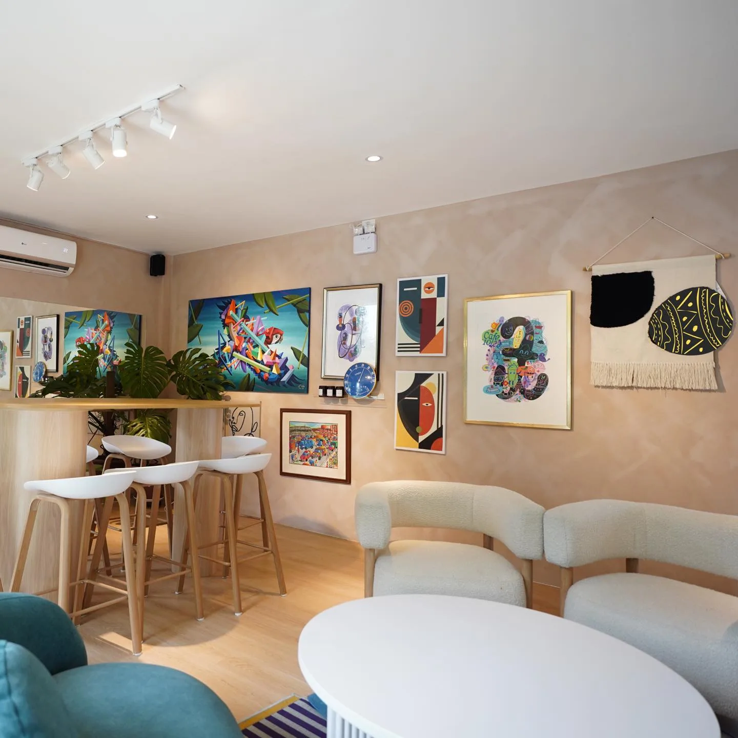 Café 10 23