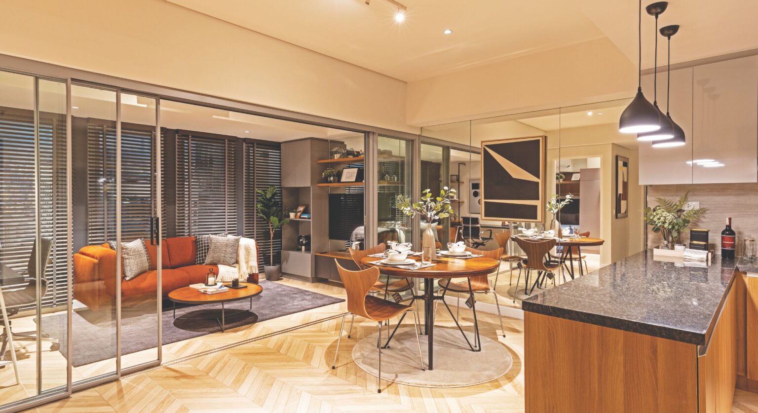 Versatile Condo Study Space