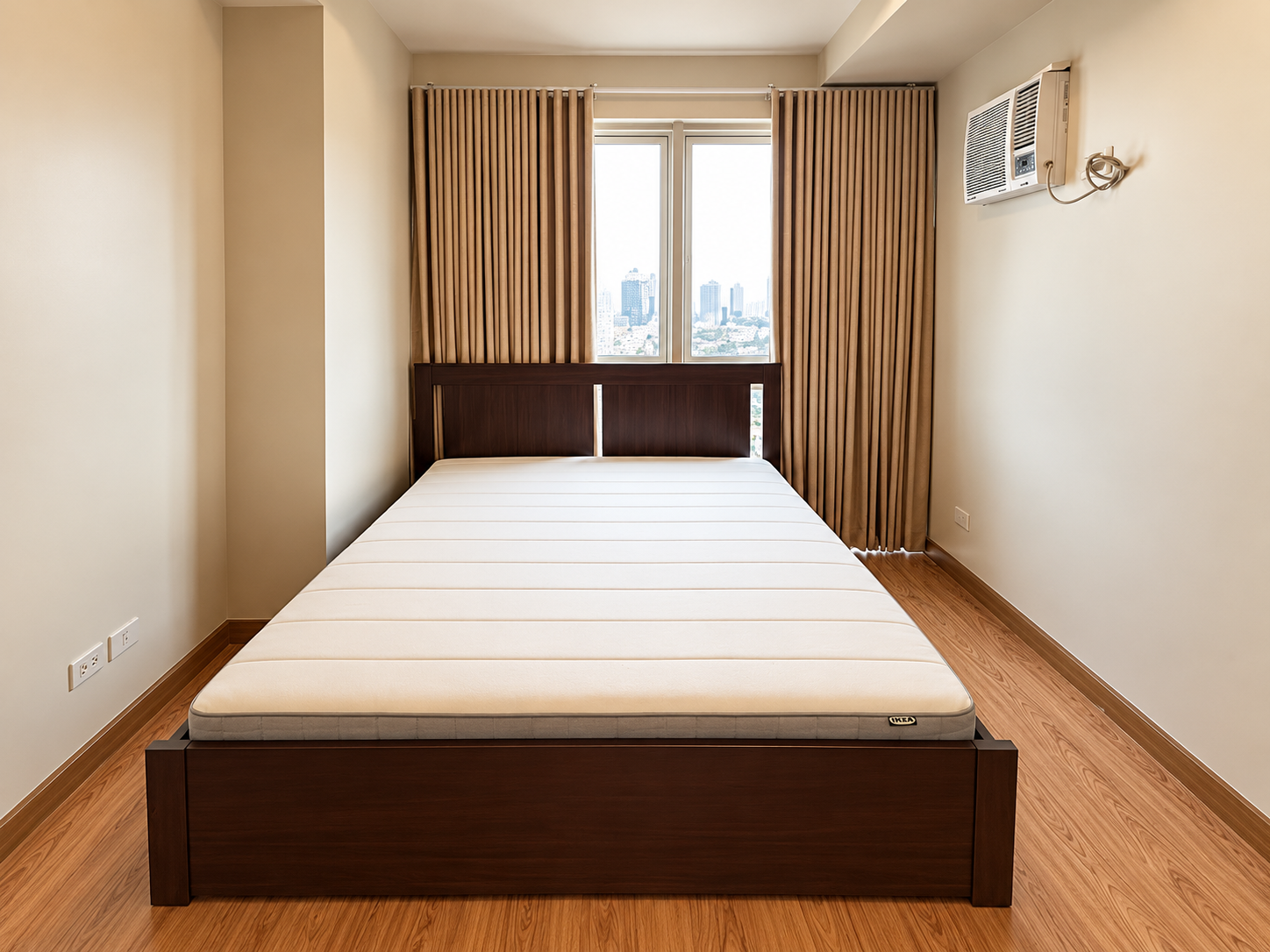 Minimal Bedroom with City View