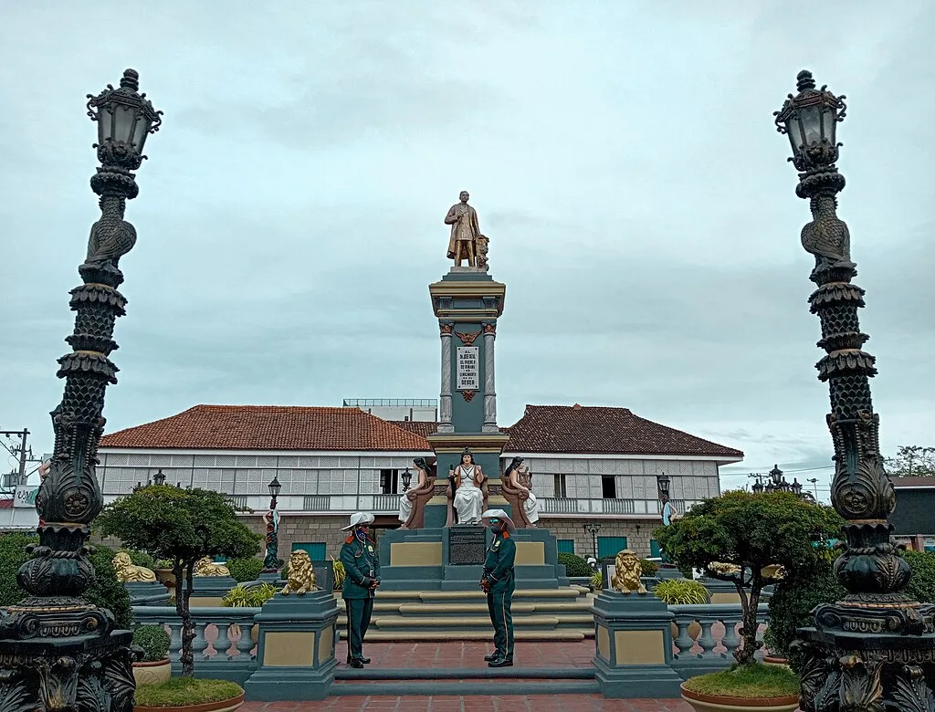 Plaza_Rizal_Binan_Laguna_February_2023-1.jpg