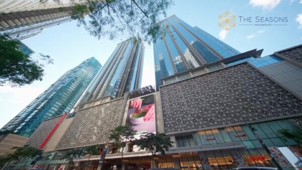 Celebrate the season just an elevator ride from home. At The Seasons Residences, the holidays…