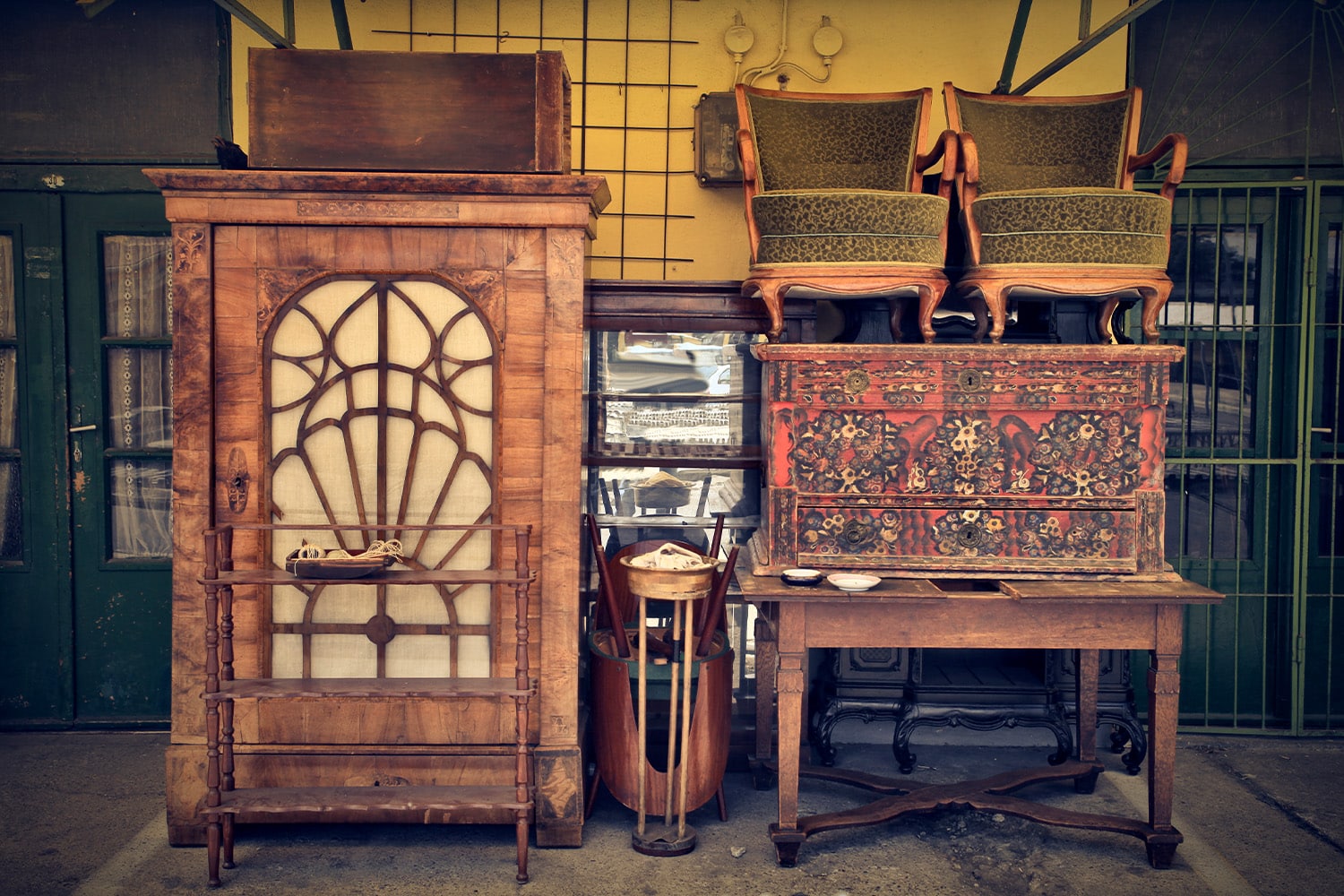 vintage and antique furniture