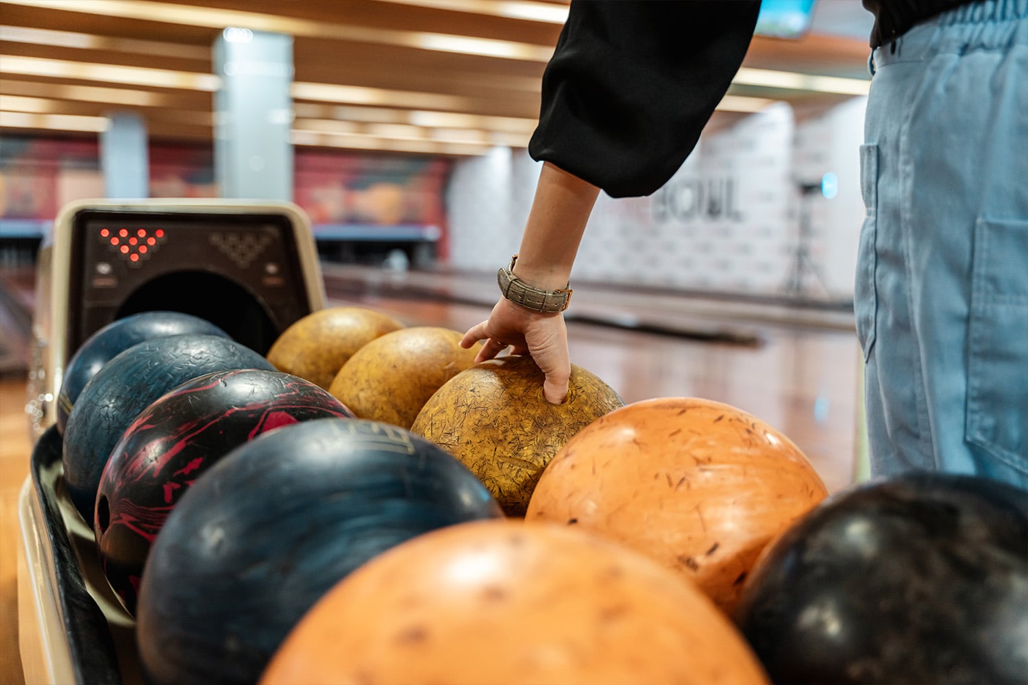 bowling alley in metro manila