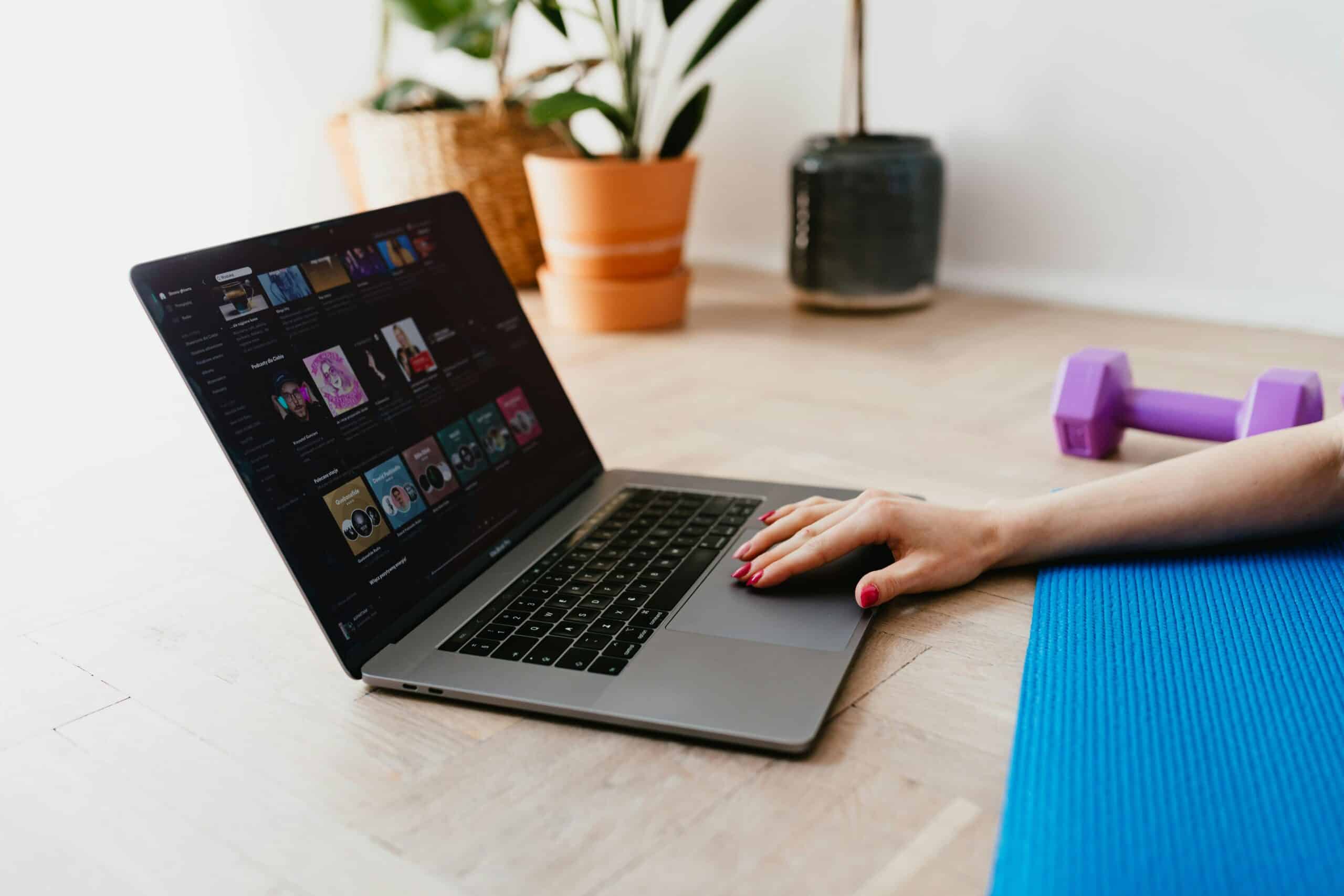 woman with laptop